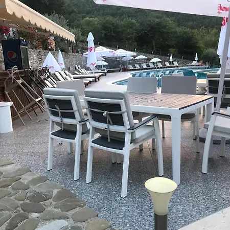 Orman Evi Leonard