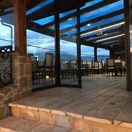 Orman Evi Leonard